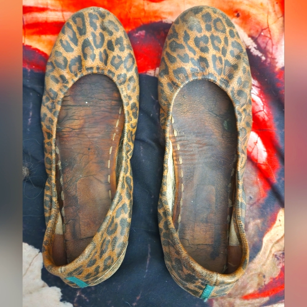USED Leopard Tieks size 11